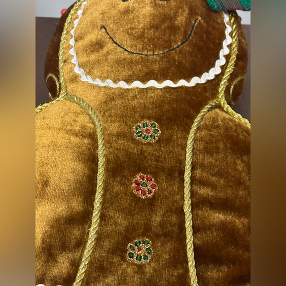 ITR Gingerbread Pillow Throw Pillow Decorative Pillow. - Picture 5 of 6